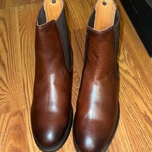 NWT Frye Women's Melissa Chelsea Boot